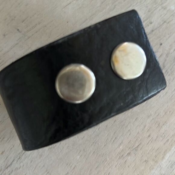 Artisan Leather cuff the mountains are calling and I must go bracelet black - Picture 4 of 5